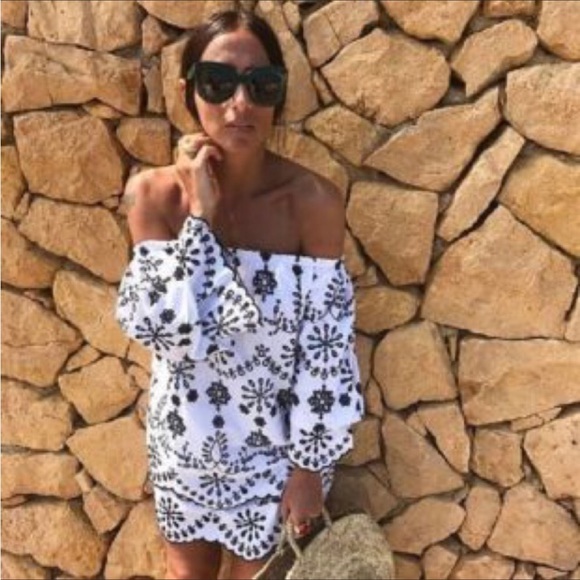 Embroidered Dress ASO Alexis Rose in Schitt’s Creek Off The Shoulder - Picture 10 of 16